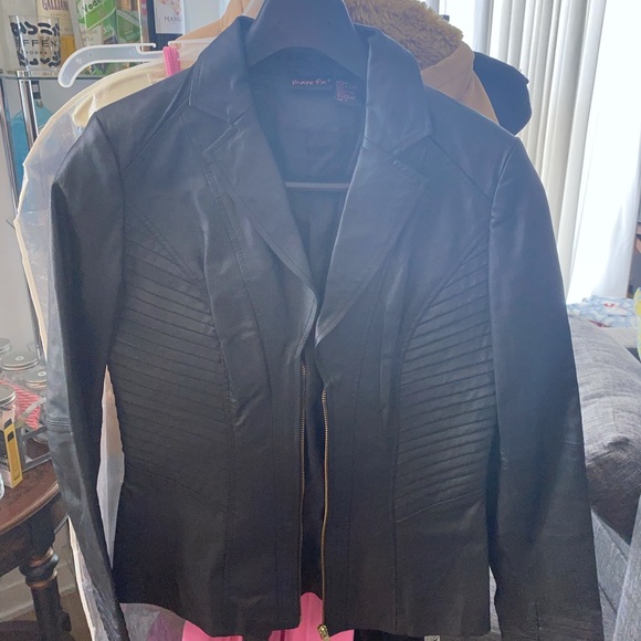 Leather jacket - Picture 1 of 2